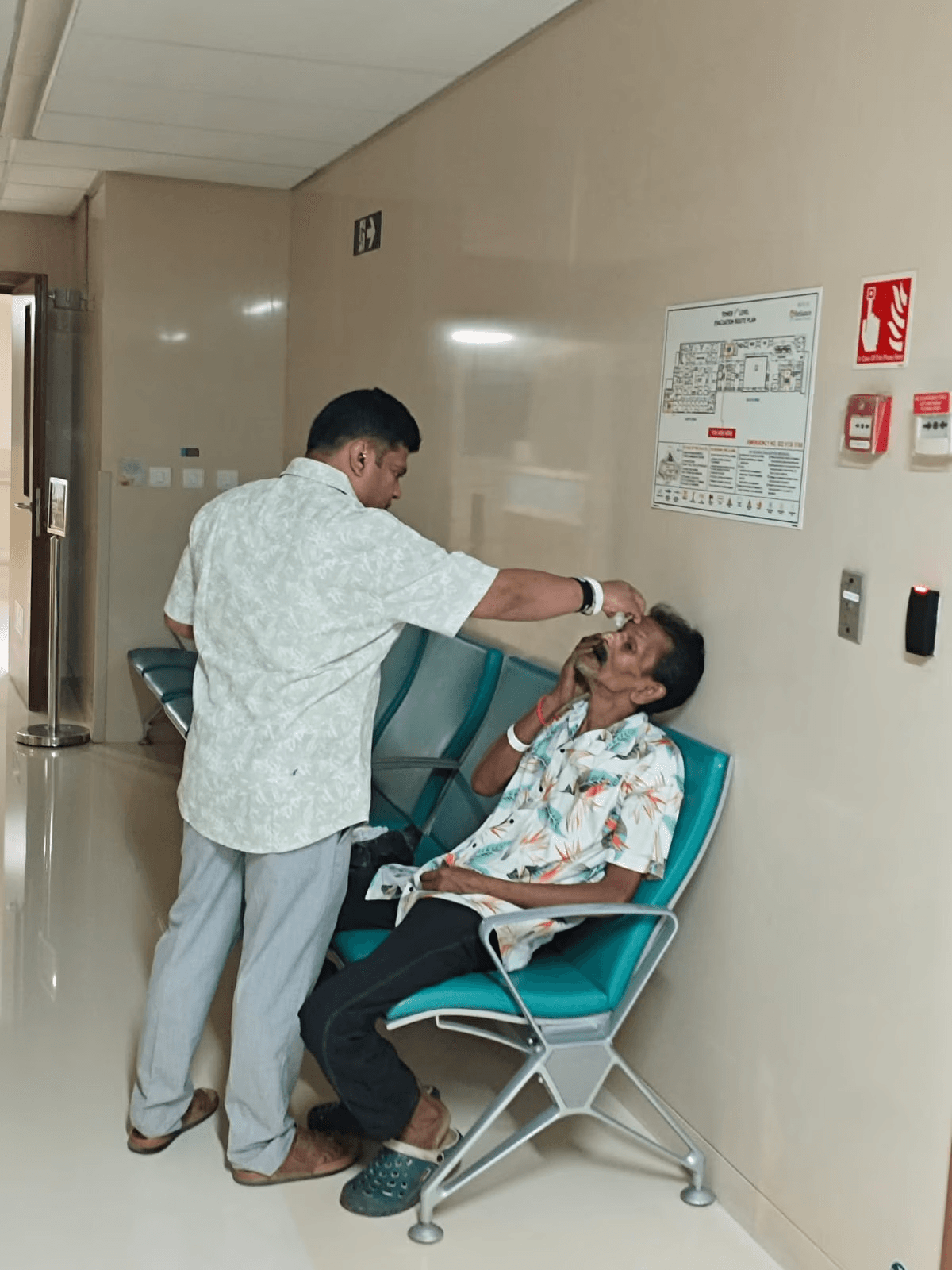 Free Cataract Surgery for Roadside Resident Ashok Pawar — photo 4
