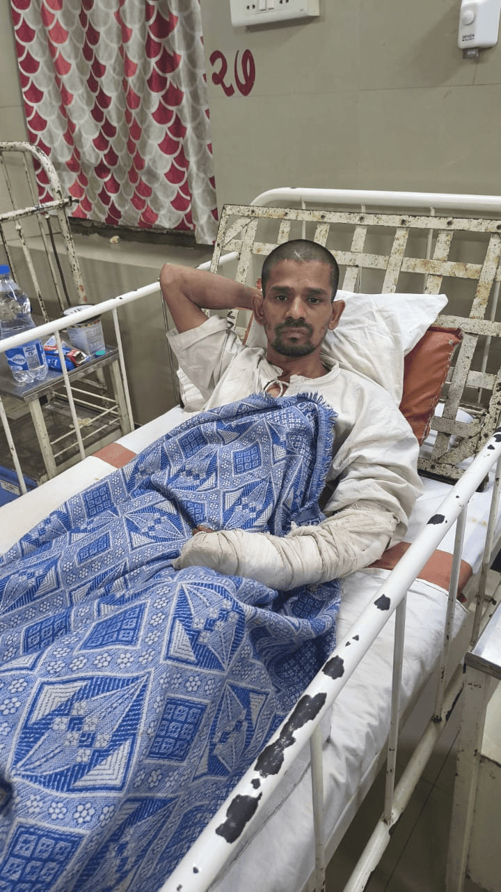 Medical Support for Roadside Patient, Mumbai — photo 4