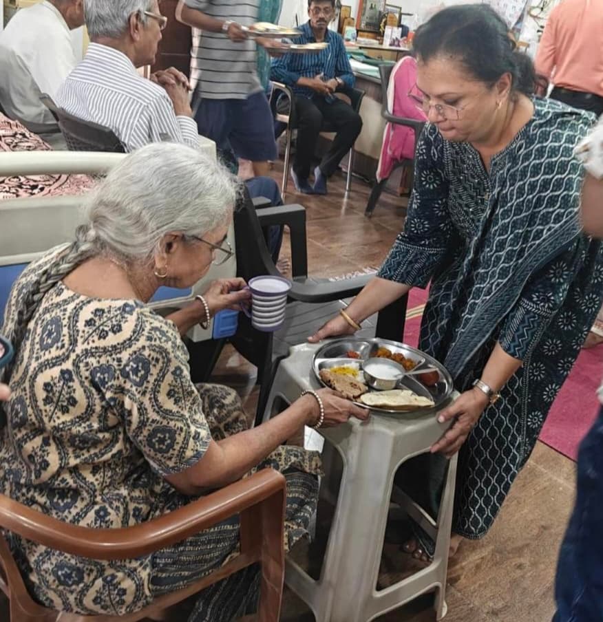 A Day of Devotion and Joy at Karuneshwar Old Age Home. — photo 2