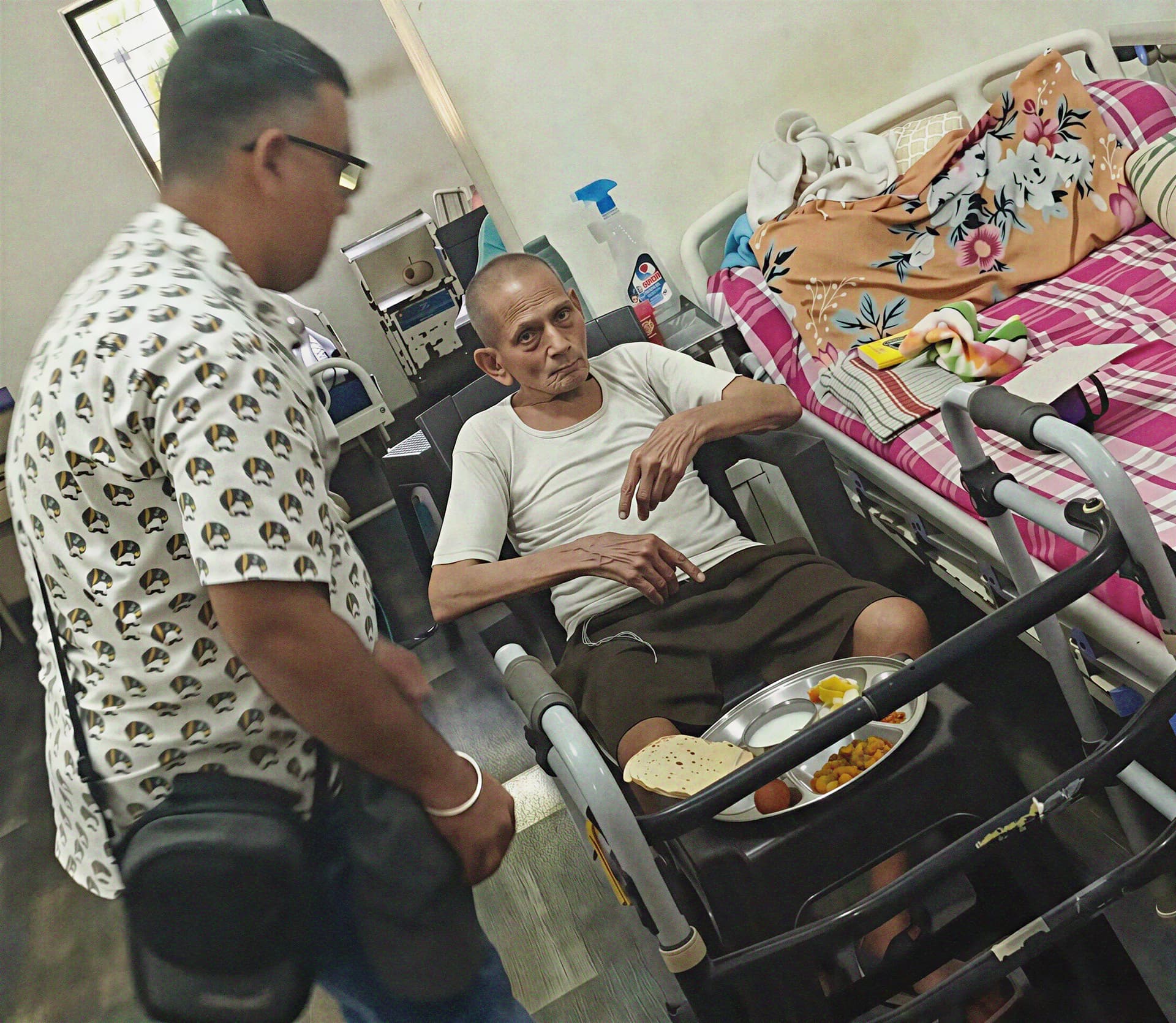 A Day of Devotion and Joy at Karuneshwar Old Age Home. — photo 5