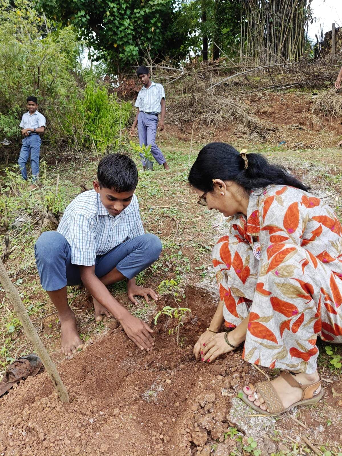 Samajik Bandhilki Foundation Extends Educational Support and Community Welfare in Jawhar — photo 2